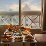 Great Horizon Pyramids