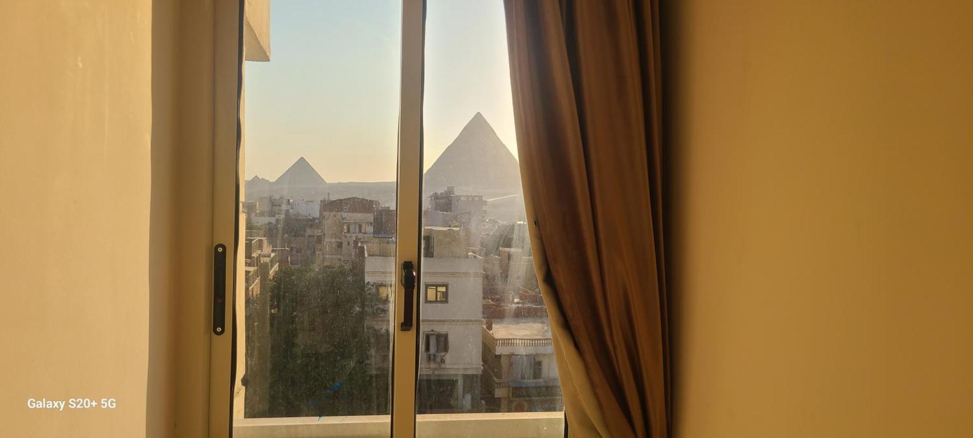 Great Horizon Pyramids